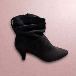 Comfortview Kourt Faux Suede Bootie - Size 9w. New in box!